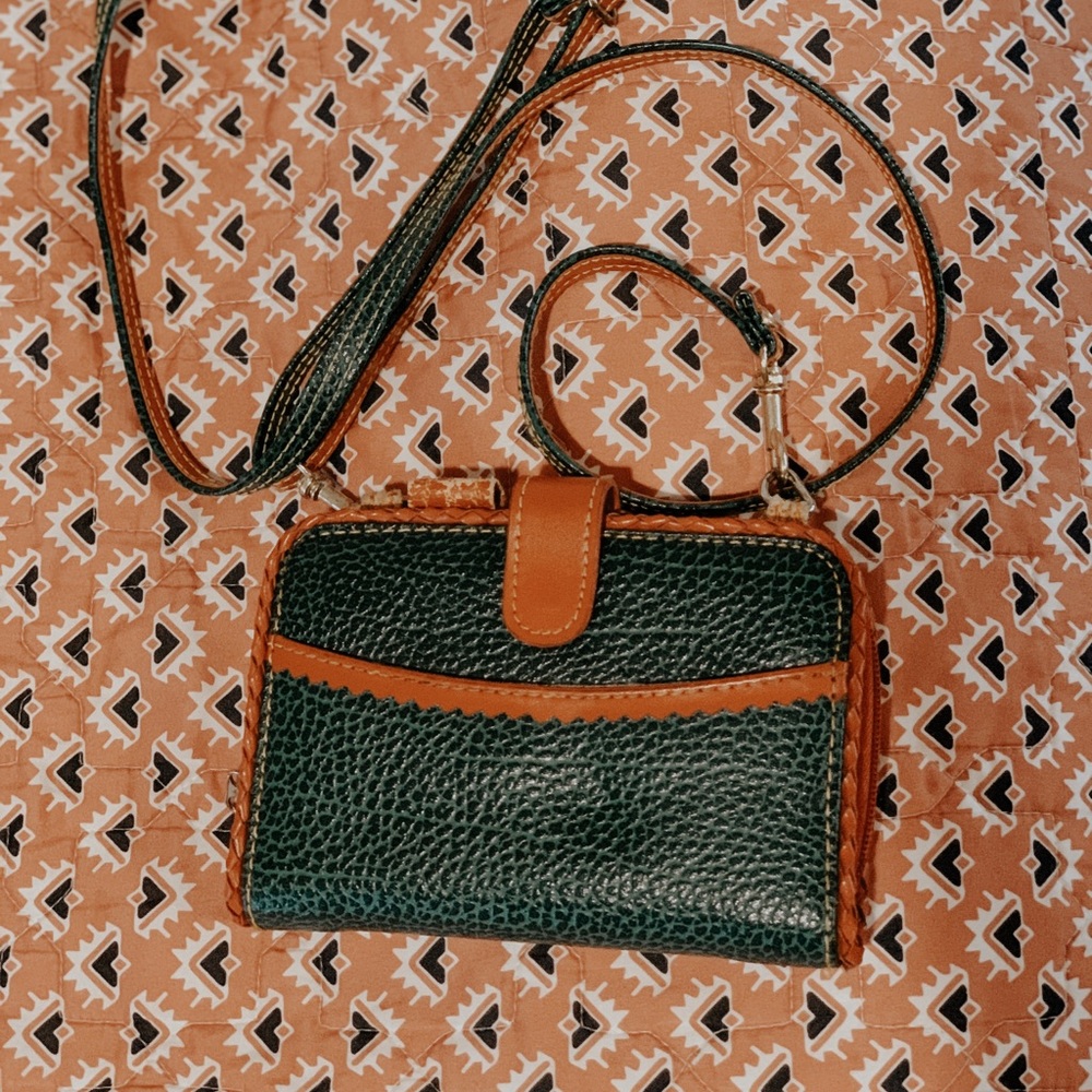 🐞🐞 3 For $10 🐞🐞VTG Crossbody Leather Wallet
